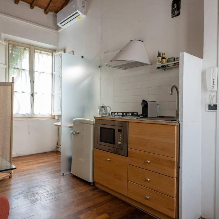 Spacious 2BR Apartment for Families Central & Quiet Pisa - Appartamento - 11