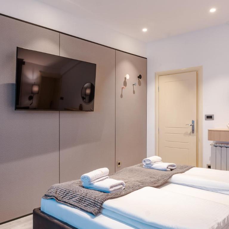 Villa Dragana with heading swimming pool and parking - Vila sa Sopstvenim Bazenom - 64