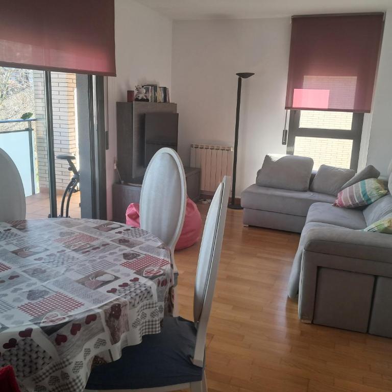 Espacioso dúplex de 3 habitaciones con piscina y parking - Apartamento - 1