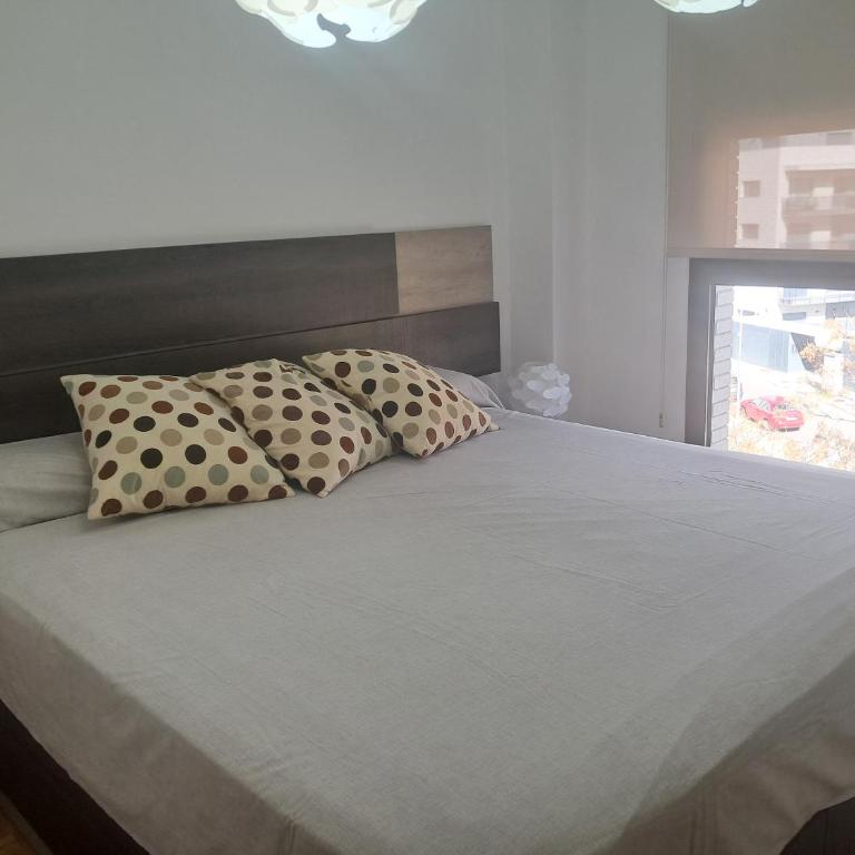 Espacioso dúplex de 3 habitaciones con piscina y parking - Apartamento - 9
