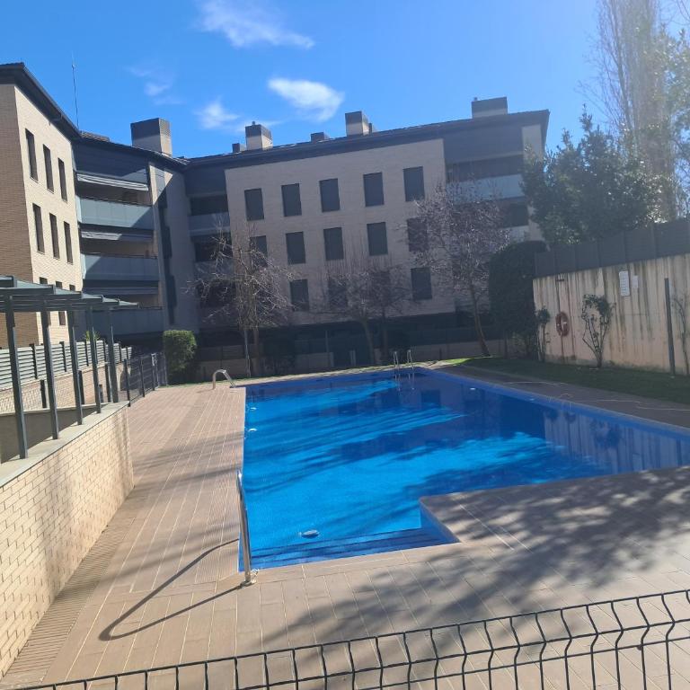 Espacioso dúplex de 3 habitaciones con piscina y parking - Apartamento - 21