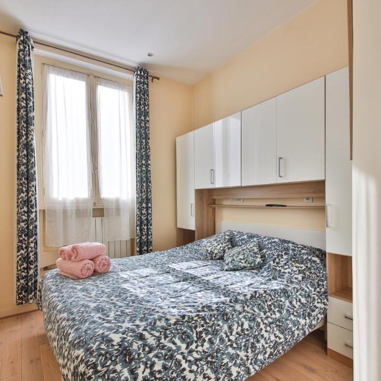 Apartment 8 people Champs Élysées - Three-Bedroom Apartment - 11