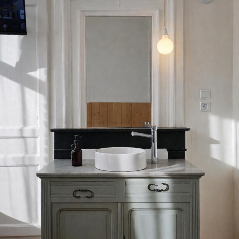 LA MAISON FIVES - Esprit Hôtel Design - Lille - Chambre Double avec Salle de Bains Privative - 13