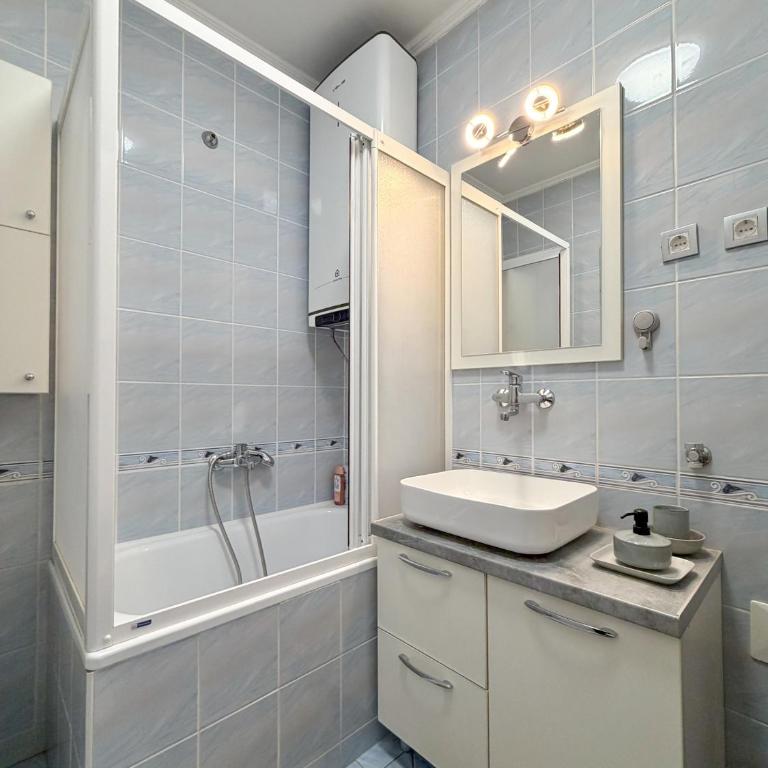 Very central cozy apartment - One-Bedroom Apartment - 31