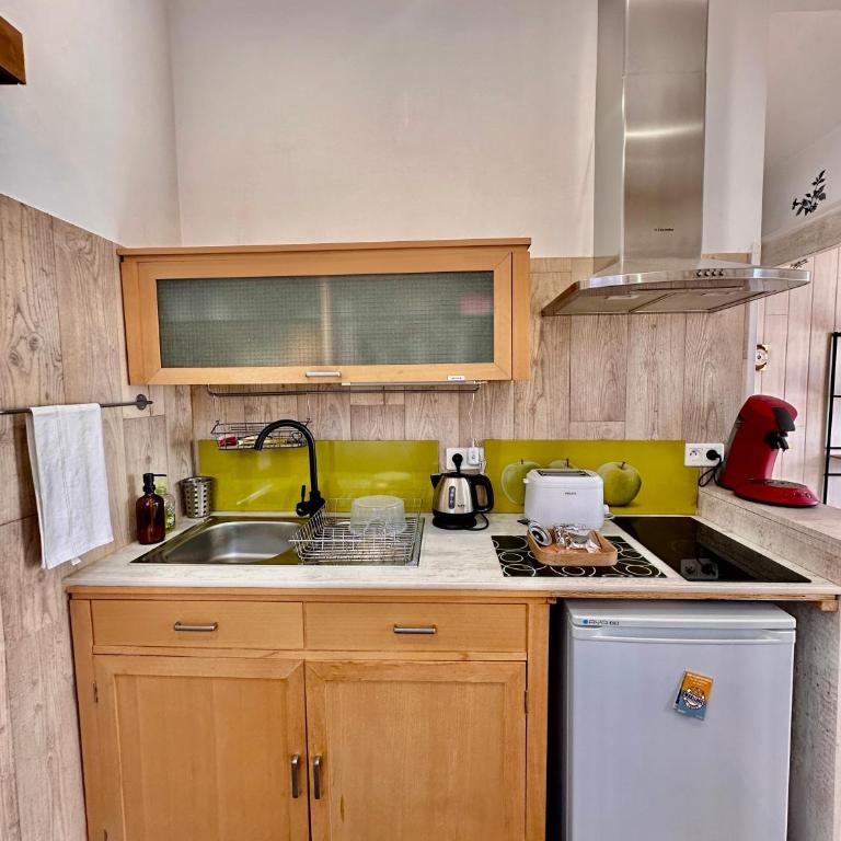 Le Marquis - Proche gare - 15 min Sanctuaire - One-Bedroom Apartment - 16