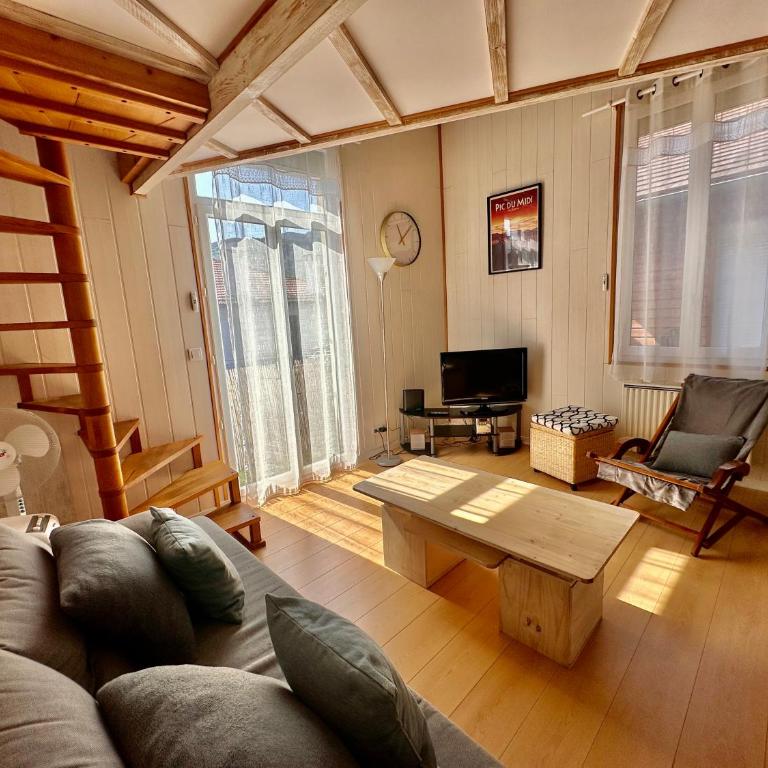 Le Marquis - Proche gare - 15 min Sanctuaire - One-Bedroom Apartment - 10