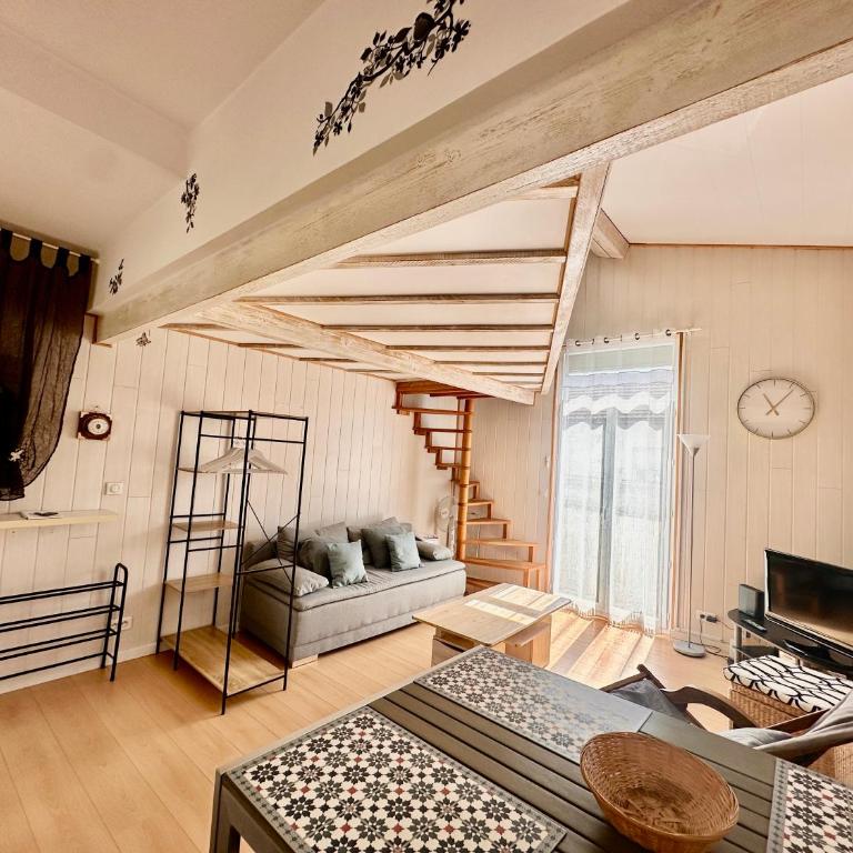 Le Marquis - Proche gare - 15 min Sanctuaire - One-Bedroom Apartment - 15