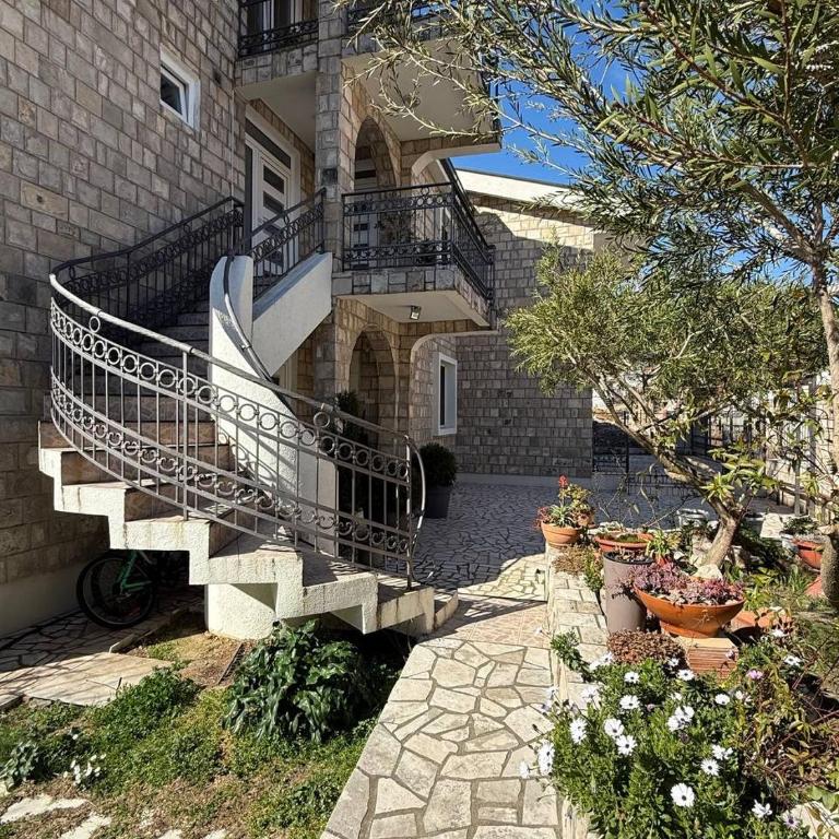 Barbara - Two-Bedroom Apartment - 11