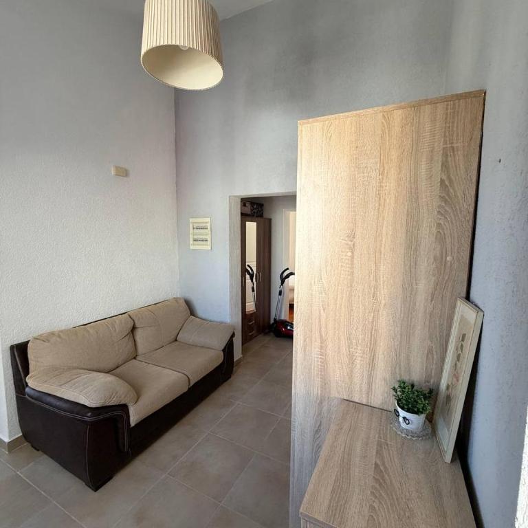 Barbara - Two-Bedroom Apartment - 9