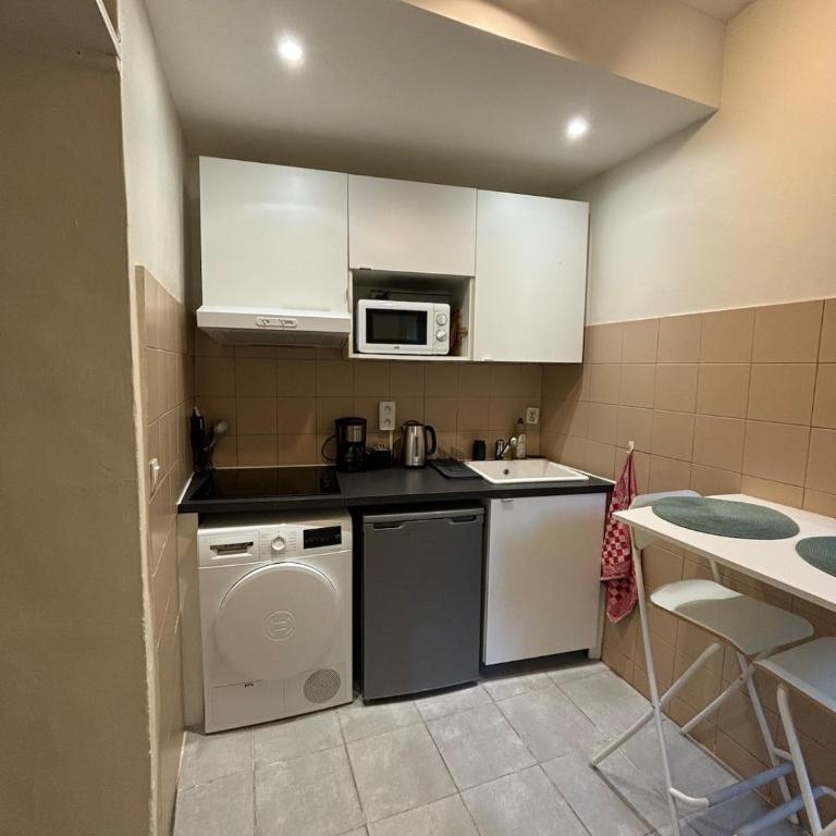 Spacious studio on the edge of the historic center - Apartment mit 1 Schlafzimmer - 15