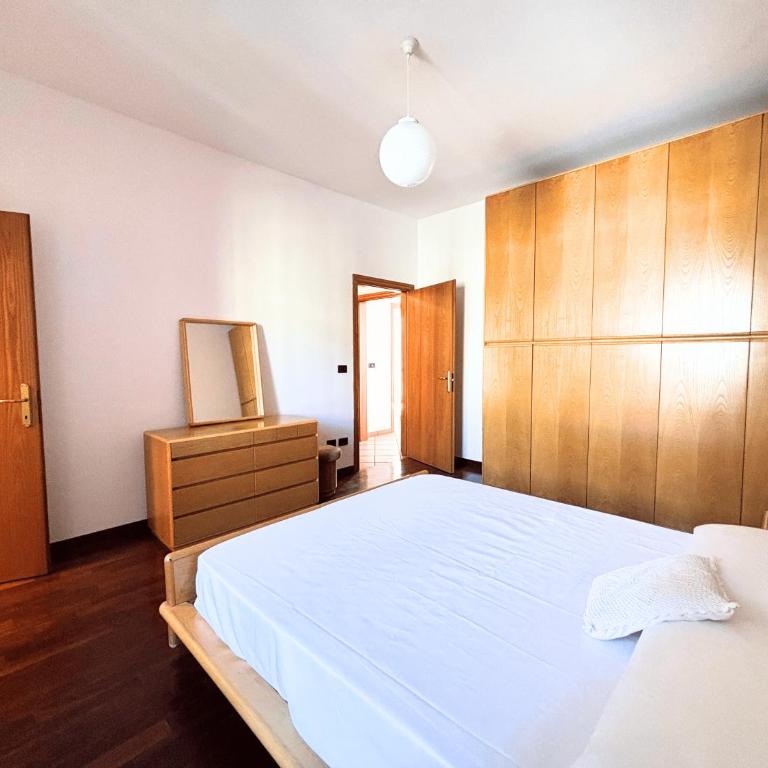 CN034 - Cesenatico, ampio trilocale con balcone a 100mt dal mare - Appartamento con 2 Camere da Letto - 11