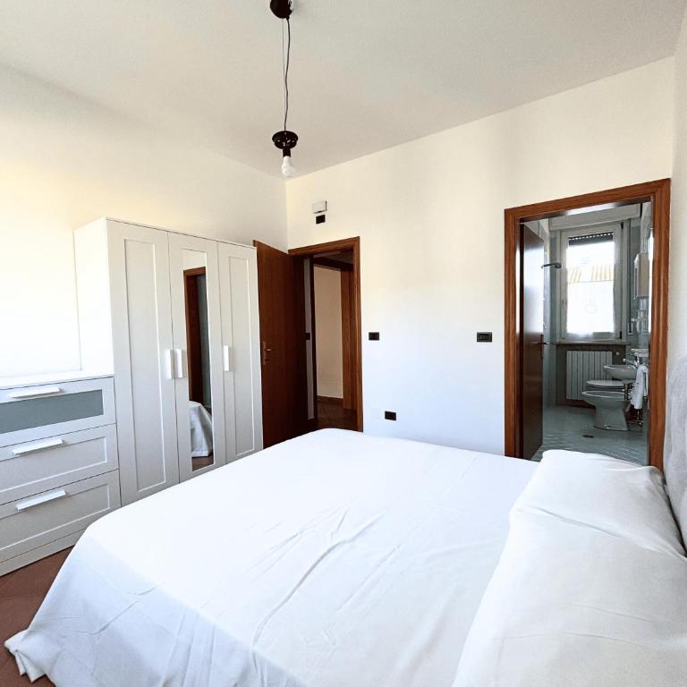 CN034 - Cesenatico, ampio trilocale con balcone a 100mt dal mare - Appartamento con 2 Camere da Letto - 16