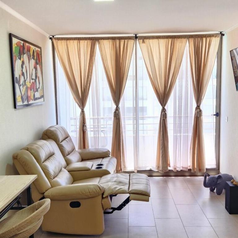 Macul metro carlos valdovino Laguna 3hE - Two-Bedroom Apartment - 1