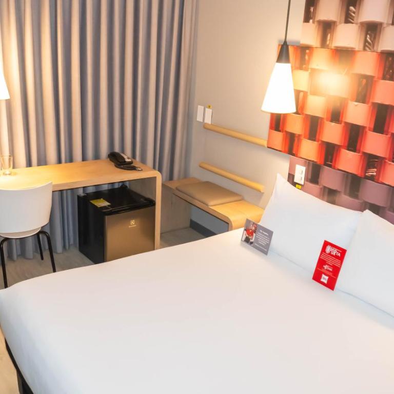 ibis Cucuta - Habitación Superior Plug & Play con cama grande - 6