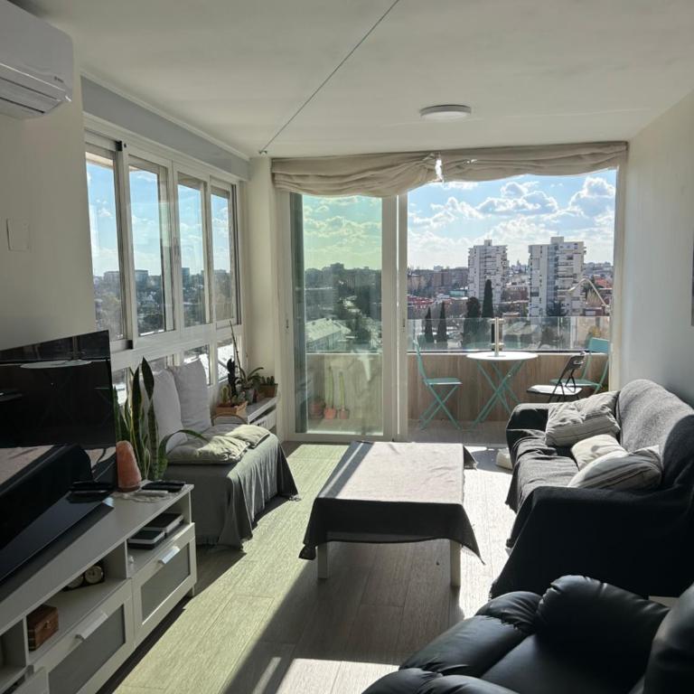 Luxury renovated apartment with terrace in Madrid - Three-Bedroom Apartment - 3