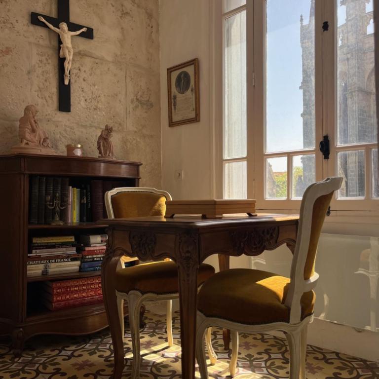 Le Logis du Chanoine, 50 m2 and terrace face to Cathedral - Appartement 1 Chambre - 28