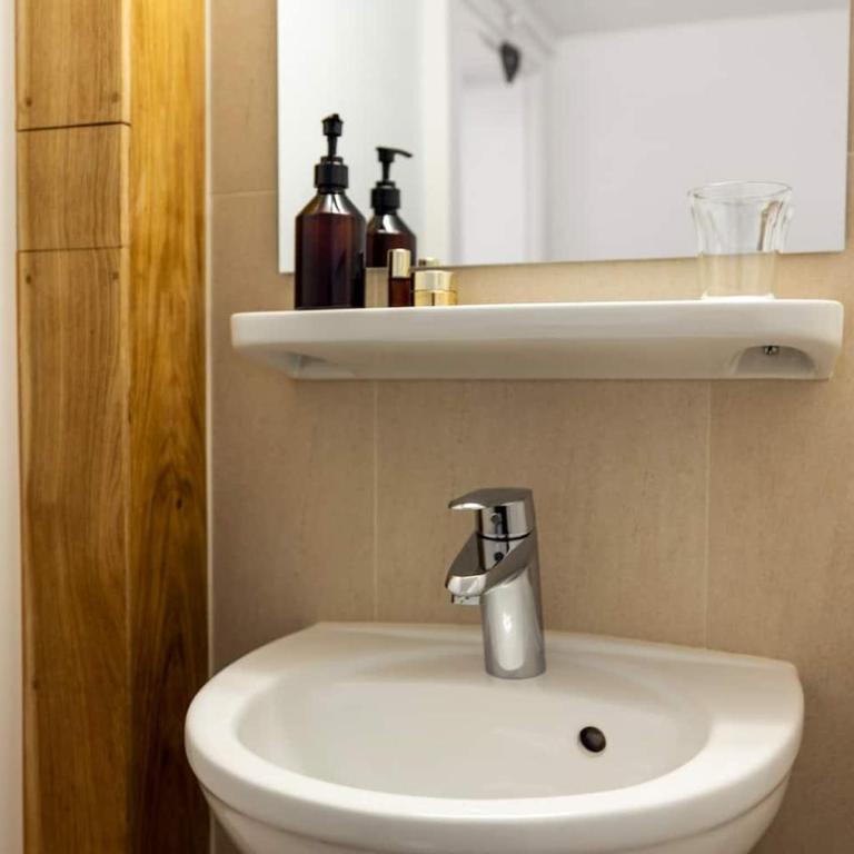Sunny Bijou Studio - Ski-in, Ski-out - by Wengen Rentals - Studio-Apartment mit Queensize-Bett - 15