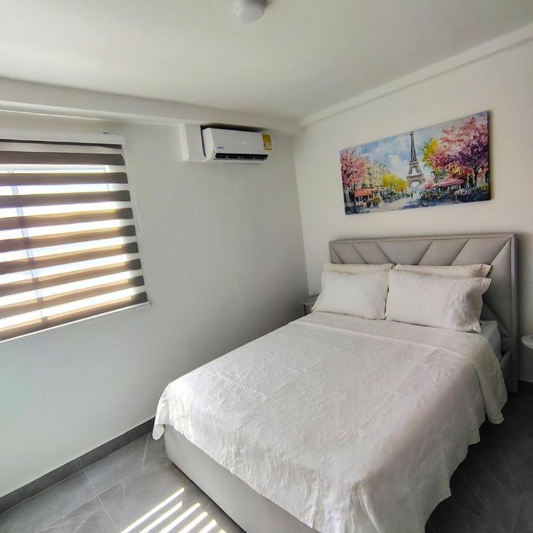 Apartamento en Cartagena cerca a la playa de Marbella - Three-Bedroom Apartment - 17
