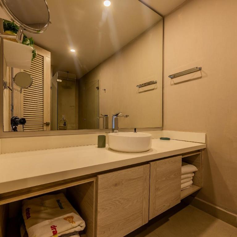 Oceanfront condominium with direct beach access Morros IO - Deluxe One-Bedroom Apartment - 18