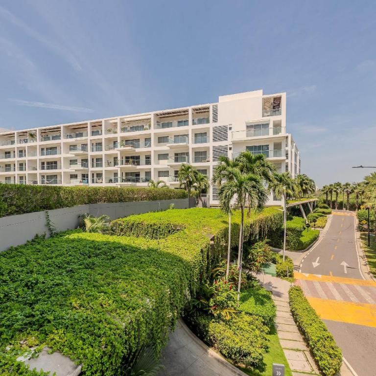 Oceanfront condominium with direct beach access Morros IO - Deluxe One-Bedroom Apartment - 21