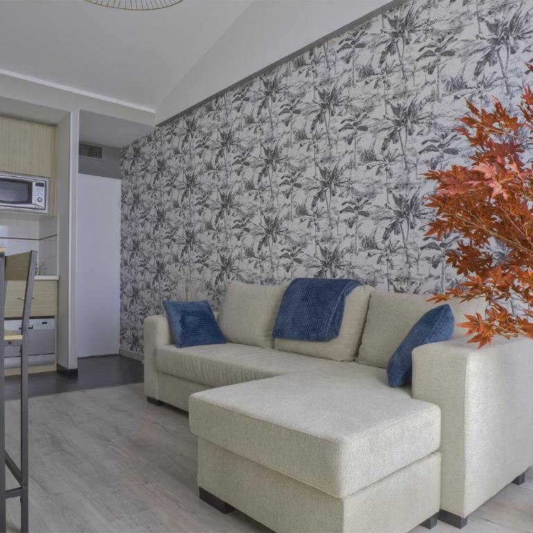 Le Mounier Charmant T2 avec Climatisation & Balcon et Parking Gratuit - Apartment mit 1 Schlafzimmer - 2
