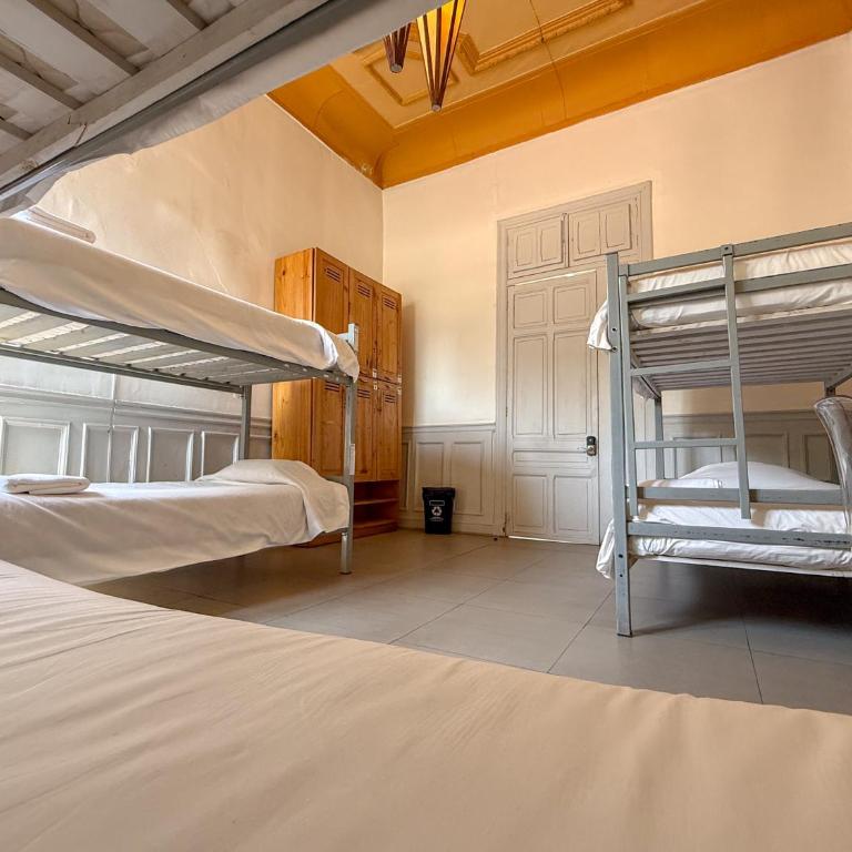 Happy House Hostel - Bed in 8-Bed Mixed Dormitory Room - 13