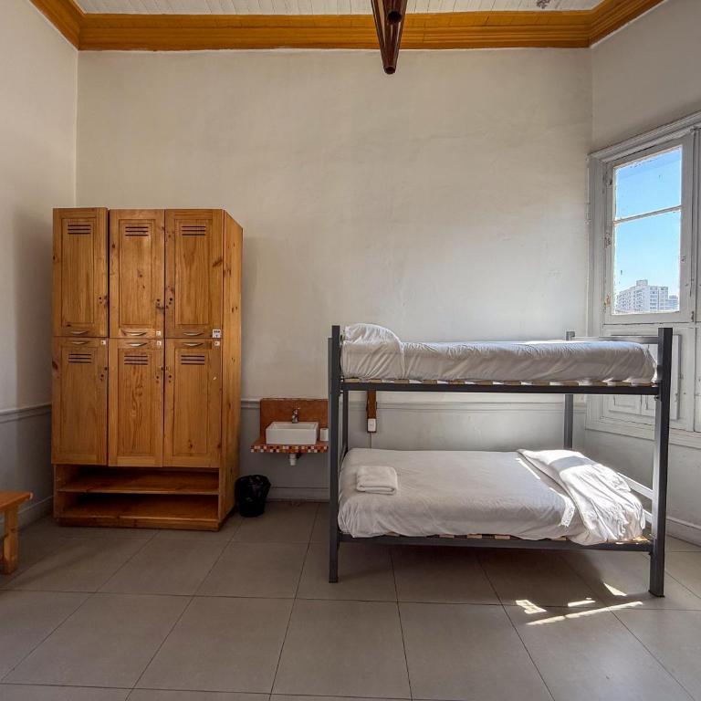 Happy House Hostel - Bed in 8-Bed Mixed Dormitory Room - 12