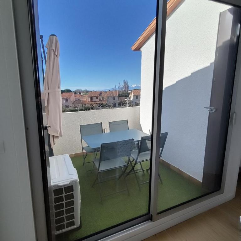 Appt 3 pièces climatisé avec terrasse - draps et serviettes non fournis - Appartamento con 2 Camere da Letto - 11