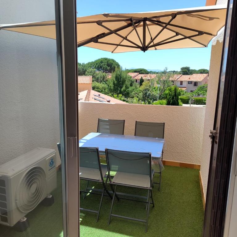 Appt 3 pièces climatisé avec terrasse - draps et serviettes non fournis - Appartamento con 2 Camere da Letto - 12