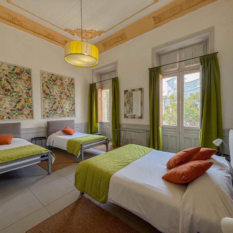Happy House Hostel - Economy Triple Room - 2
