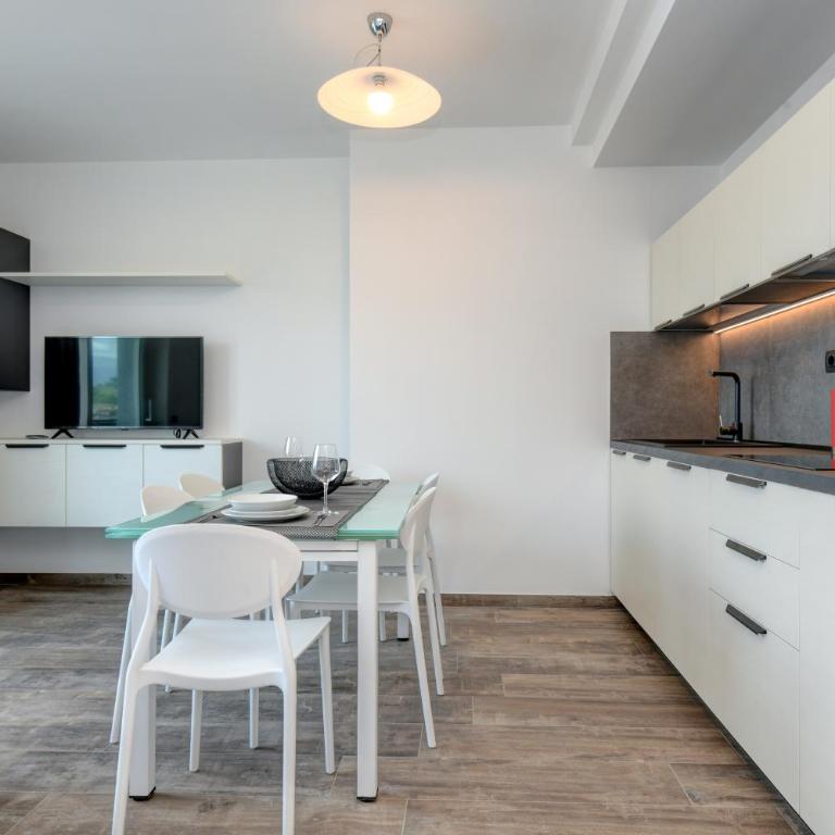 Borgo Ermanno - Appartamento con 2 Camere da Letto e Vista Lago - Piano Terra - 22