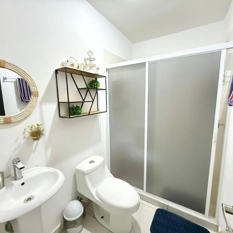 Depto Moderno Blanco Esmeralda 3 min Malecón y Playas - Apartamento de 3 dormitorios - 6