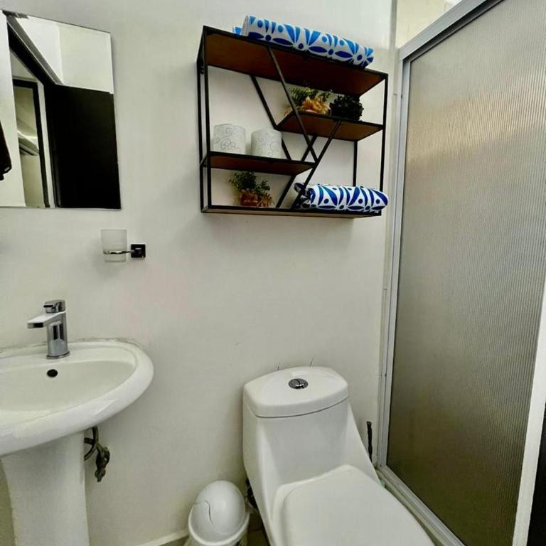 Depto Moderno Blanco Esmeralda 3 min Malecón y Playas - Apartamento de 3 dormitorios - 10