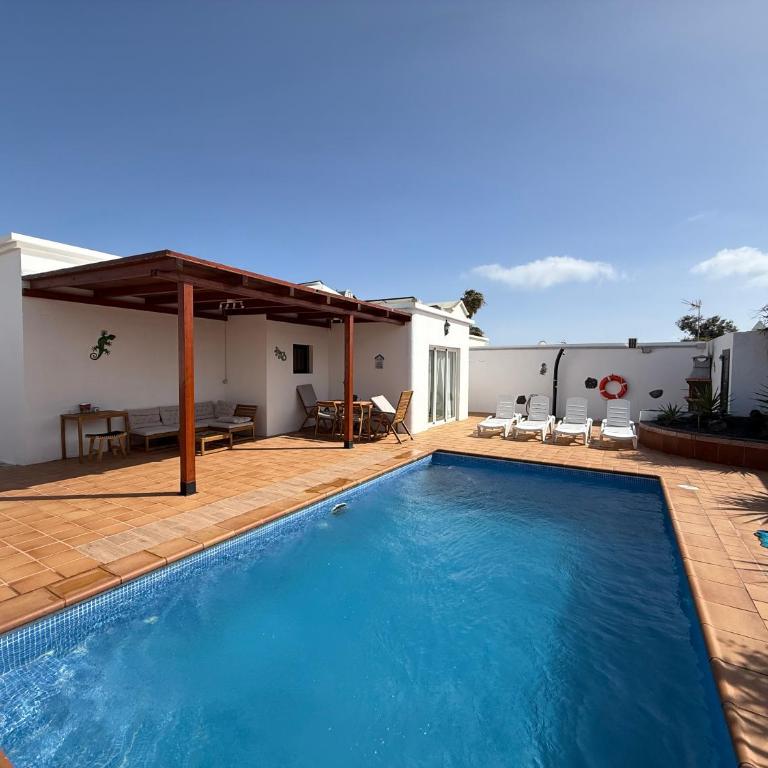 Casa Nerea & Casa Leon - Four-Bedroom Vacation Home - 24