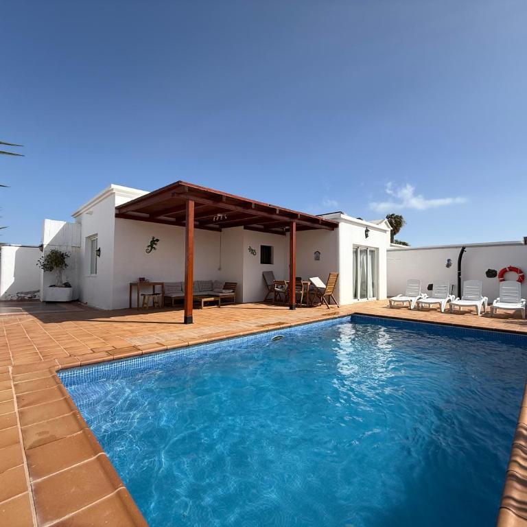 Casa Nerea & Casa Leon - Four-Bedroom Vacation Home - 1