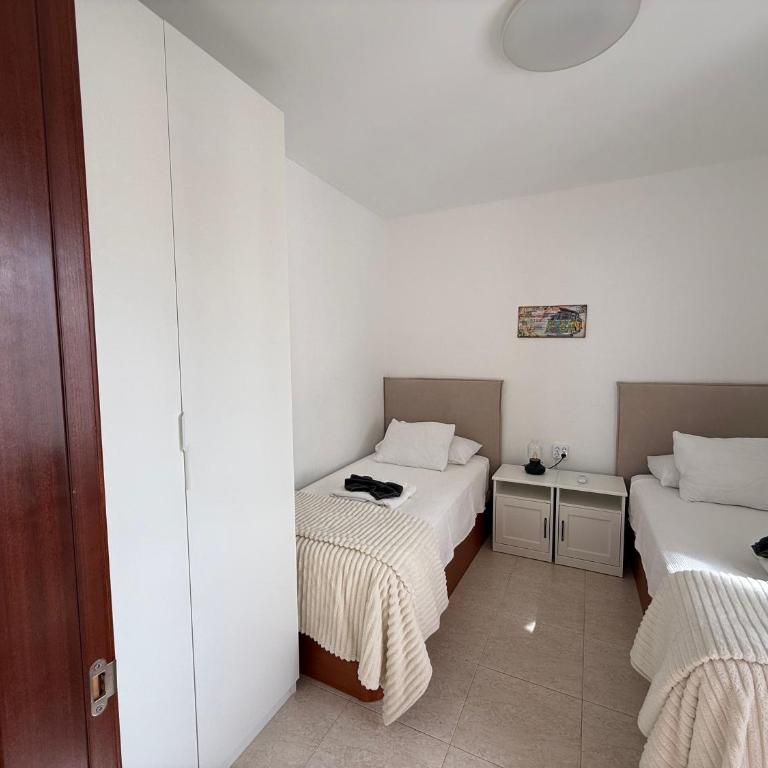 Casa Nerea & Casa Leon - Four-Bedroom Vacation Home - 16