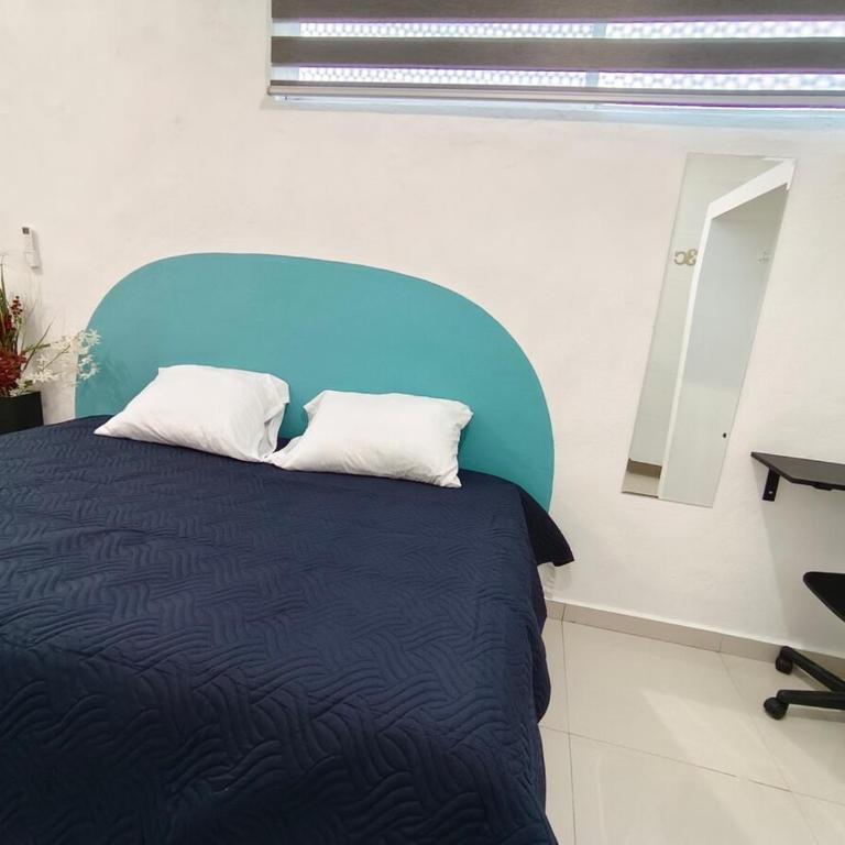 Habitacion - One-Bedroom Apartment - 1