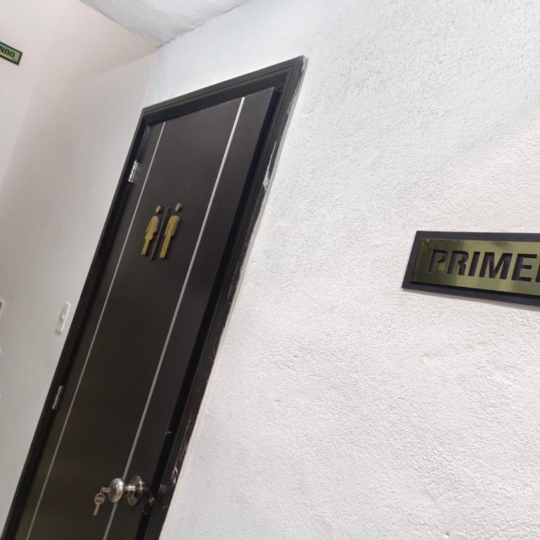 Habitacion - One-Bedroom Apartment - 9