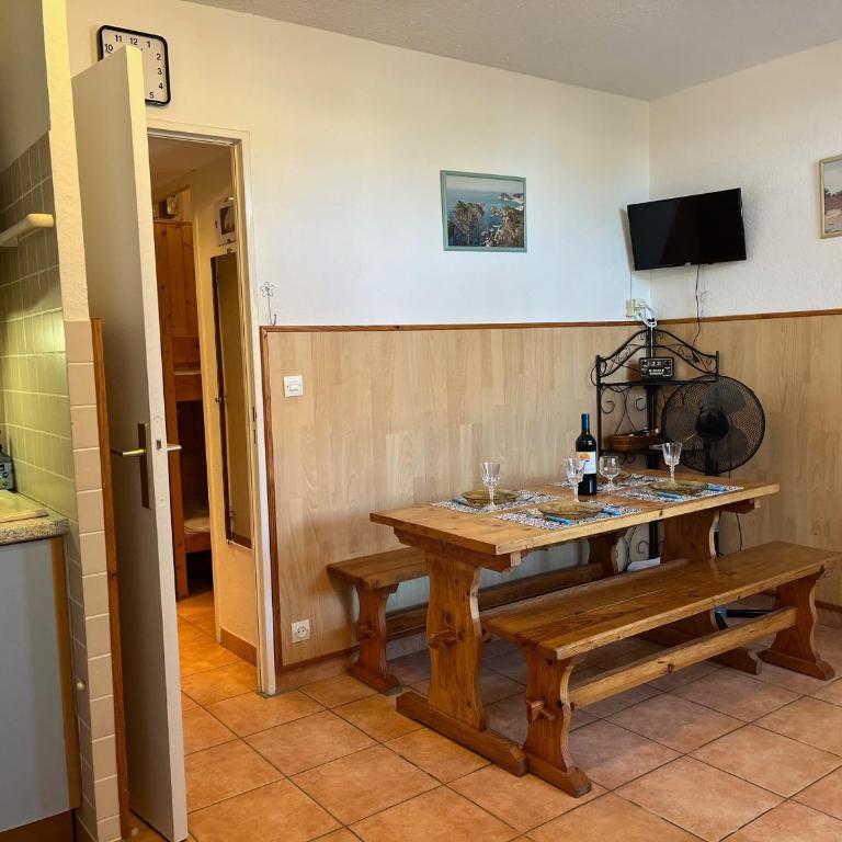 Studio Familial Piscine, Parking, Proche Plage - Idéal 4 pers, Budget Serré, Gruissan - FR-1-796-58 - Appartamento - 4