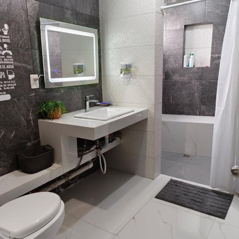 Habitacion - One-Bedroom Apartment - 5