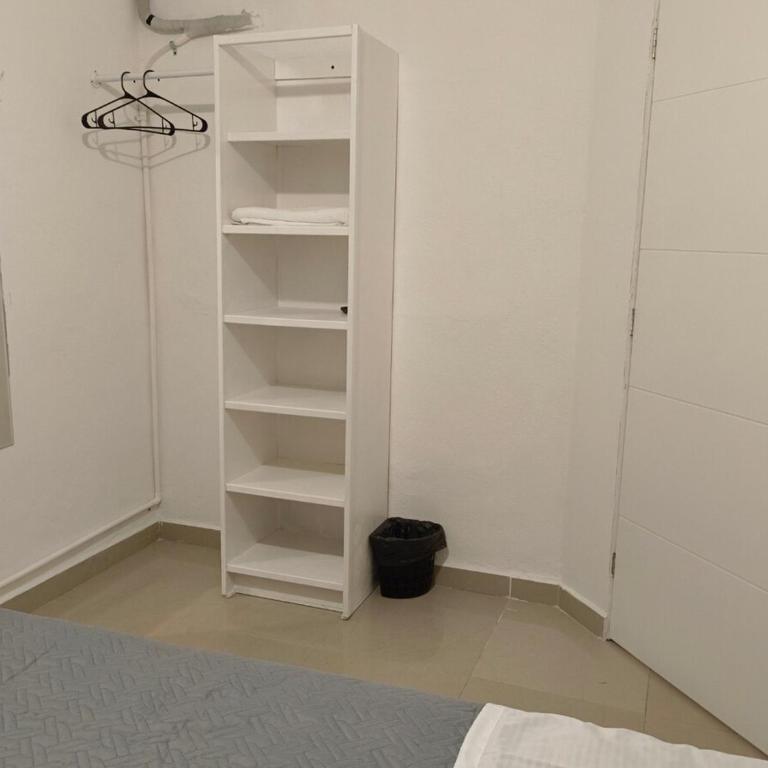 Habitacion - One-Bedroom Apartment - 15