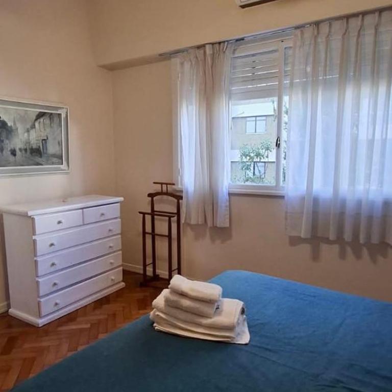 Casa De 4 Ambientes a metros de la Playa - Three-Bedroom House - 17