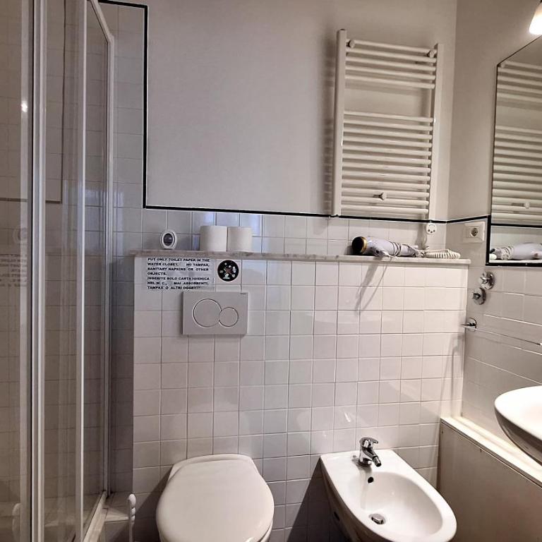 Red Horse - Camera Tripla con Bagno Privato - 4