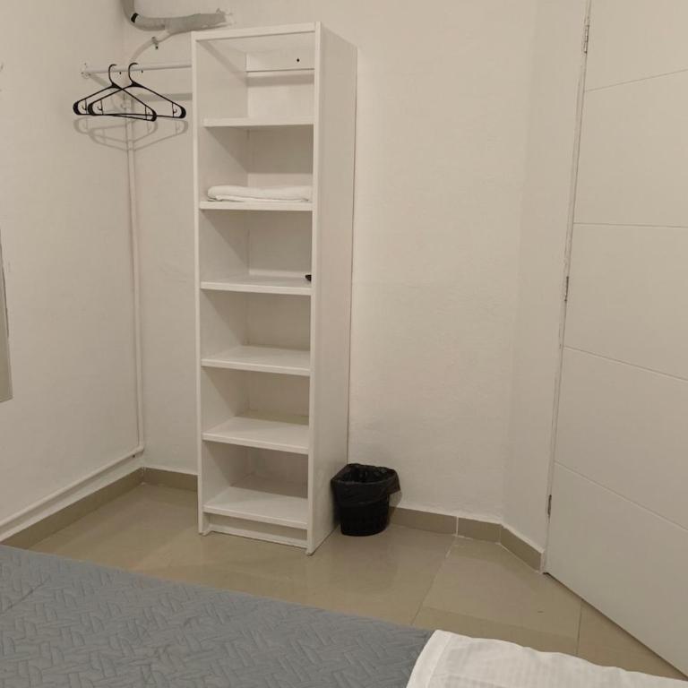 Habitacion - One-Bedroom Apartment - 21