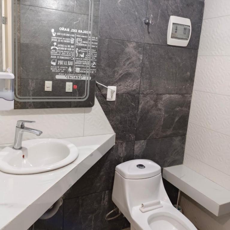 Habitacion - One-Bedroom Apartment - 28