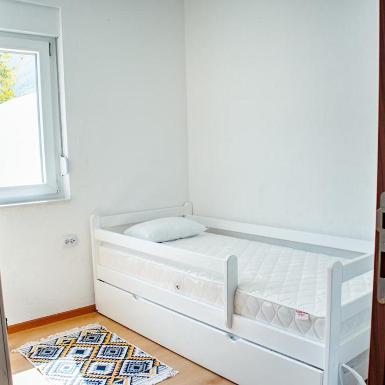 Plava villa swiming pool with house - Three-Bedroom Villa - 17