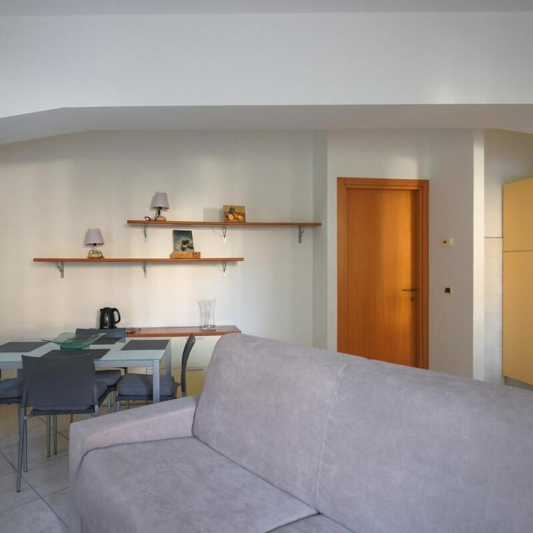 Appartamento 4 Posti Letto con Patio e Parcheggio - Appartamento con 1 Camera da Letto - 3