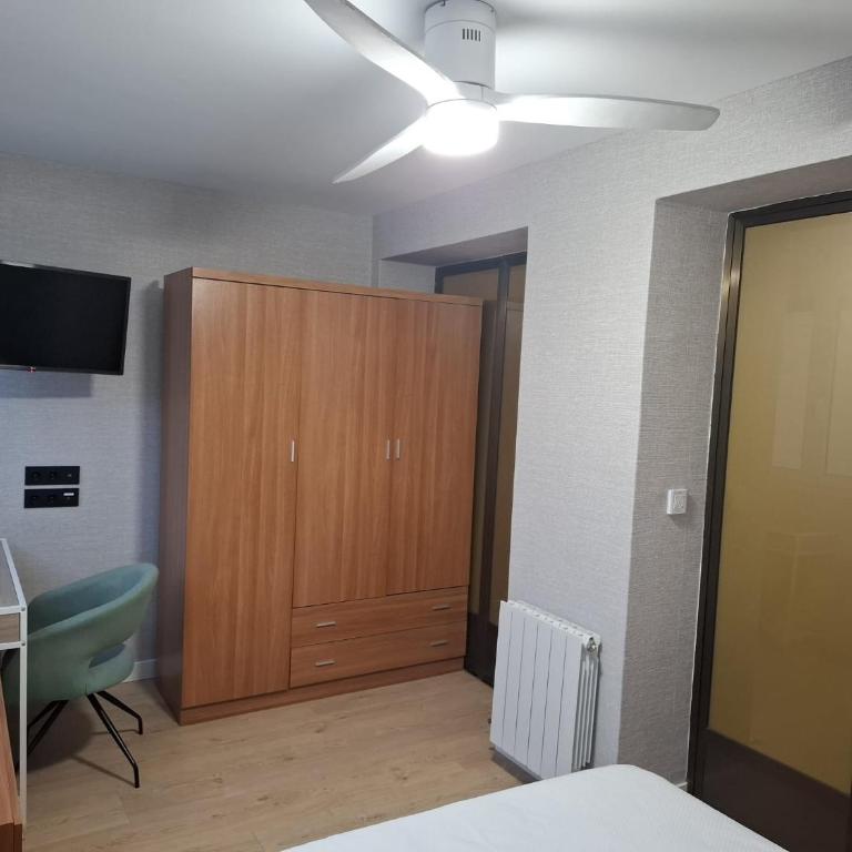 Apartamento playa Ondarreta - Habitación Familiar con baño privado - 4