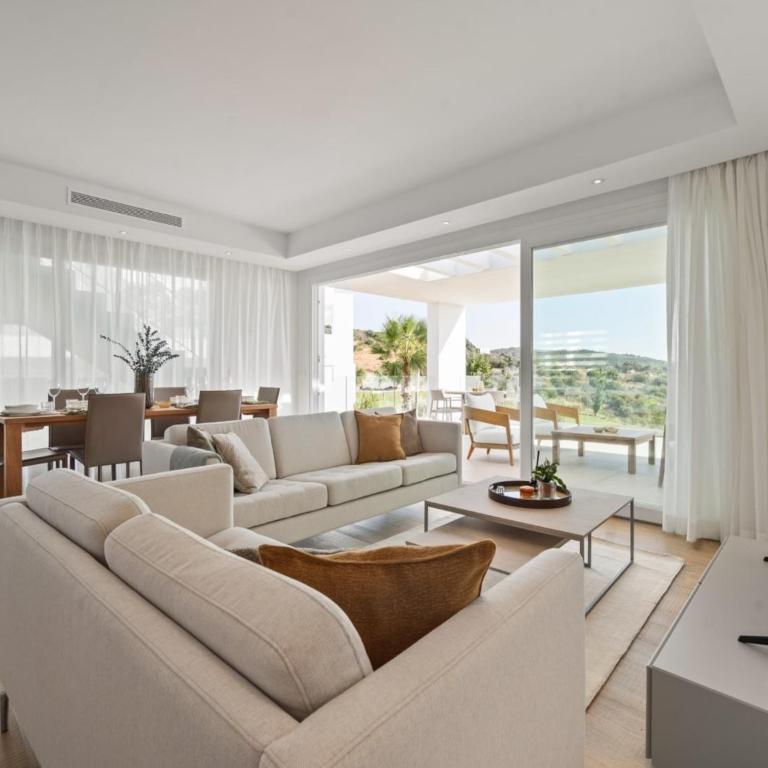 Spacious Apartment for 4 with Solarium - Two-Bedroom Apartment - 1