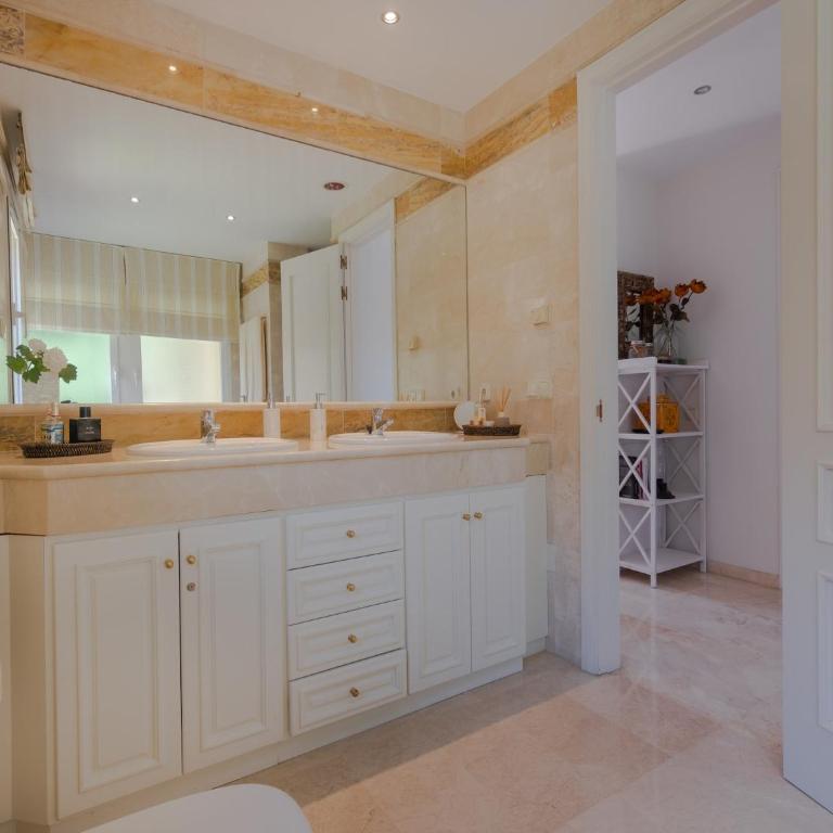 Elegant Seafront Retreat in Rio Real Playa - Apartamento de 3 dormitorios - 16